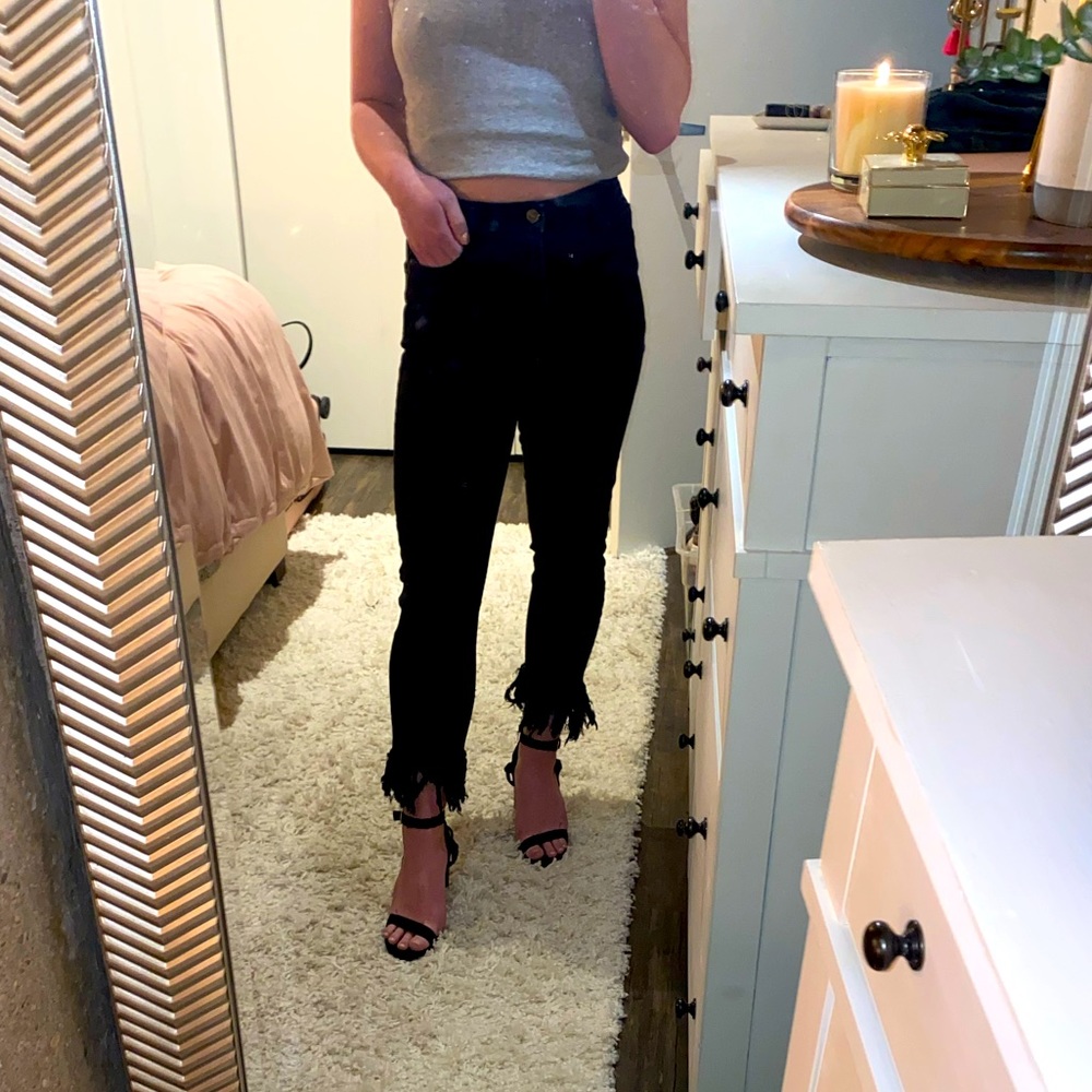 High waisted mom jean with fringe